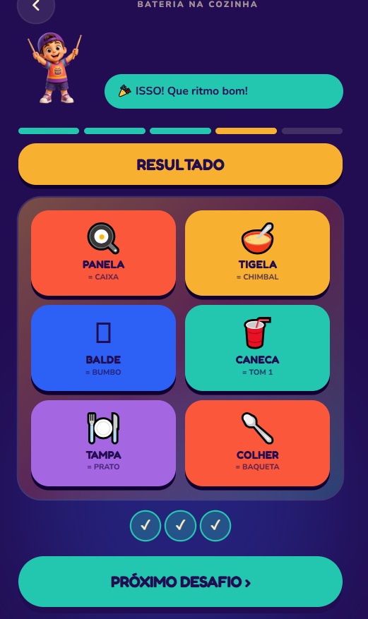 Tela de desafio musical do app com objetos da cozinha representando peças da bateria
